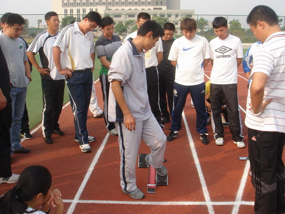 E:\体育部网站建设\体育部网站建设\部门概况\新闻动态\2010.11.16集体备课暨第二次党员大会\DSC02741‘’.JPG