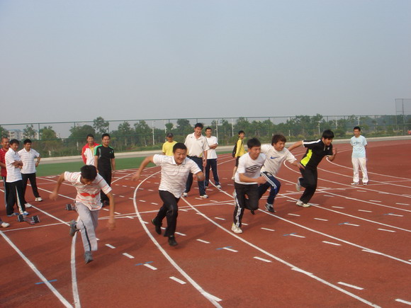 E:\体育部网站建设\体育部网站建设\部门概况\新闻动态\2010.11.16集体备课暨第二次党员大会\DSC02752‘’.JPG